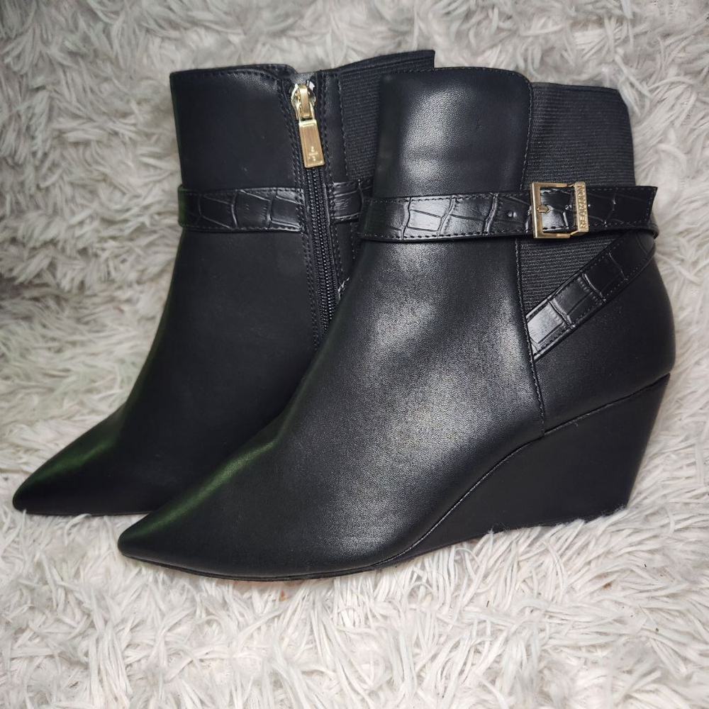 New Kenneth Cole Emmie Wedge Black Leather Booties
